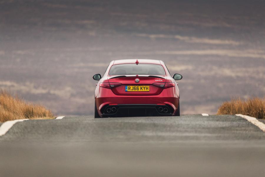  Alfa Romeo Giulia Quadrifoglio (952) 2016 года  (UK) (фото 25 из 40)